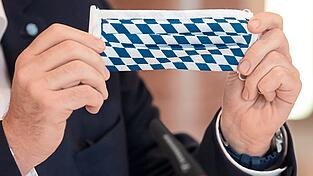 Mundschutz raus! Ab Montag gilt in Bayern Maskenpflicht. Mundschutz raus! Ab Montag gilt in Bayern Maskenpflicht.