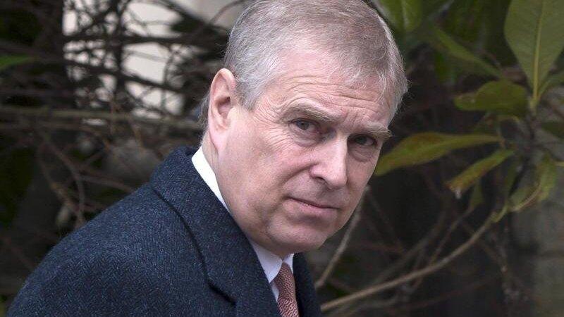 Im Missbrauchsskandal um Prinz Andrew reagiert die Queen.