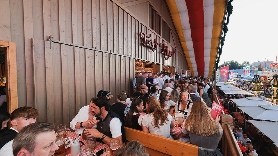 Die Partybilder vom Samstag, 10. August 2024, aus dem Festzelt Kr&ouml;nner.