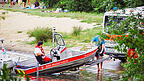 Rettungskräfte der Wasserwacht und der DLRG waren am Sonntag mit mehreren Booten vor Ort. Auch Taucher kamen zum Einsatz. Rettungskräfte der Wasserwacht und der DLRG waren am Sonntag mit mehreren Booten vor Ort. Auch Taucher kamen zum Einsatz.