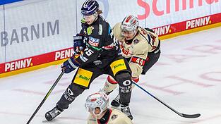 Josef Eham (r) bleibt ein Ice Tiger. Josef Eham (r) bleibt ein Ice Tiger.