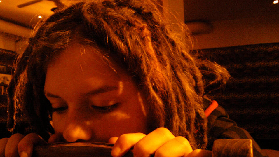 Andrea Limmer geht alten Verpackungen auf den Grund.