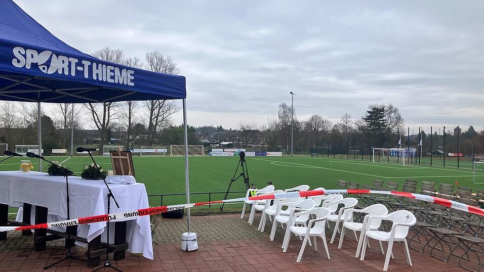 Die Stadt hat zu einer öffentlichen Trauerfeier geladen. Die Stadt hat zu einer öffentlichen Trauerfeier geladen.