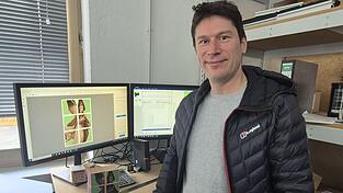 F&uuml;r eine Ausstellung in Antwerpen hat Gerhard Bumes ein altes Gem&auml;lde auf sechs Holzkuben gedruckt. Kindern soll hierdurch Kunst n&auml;hergebracht werden.