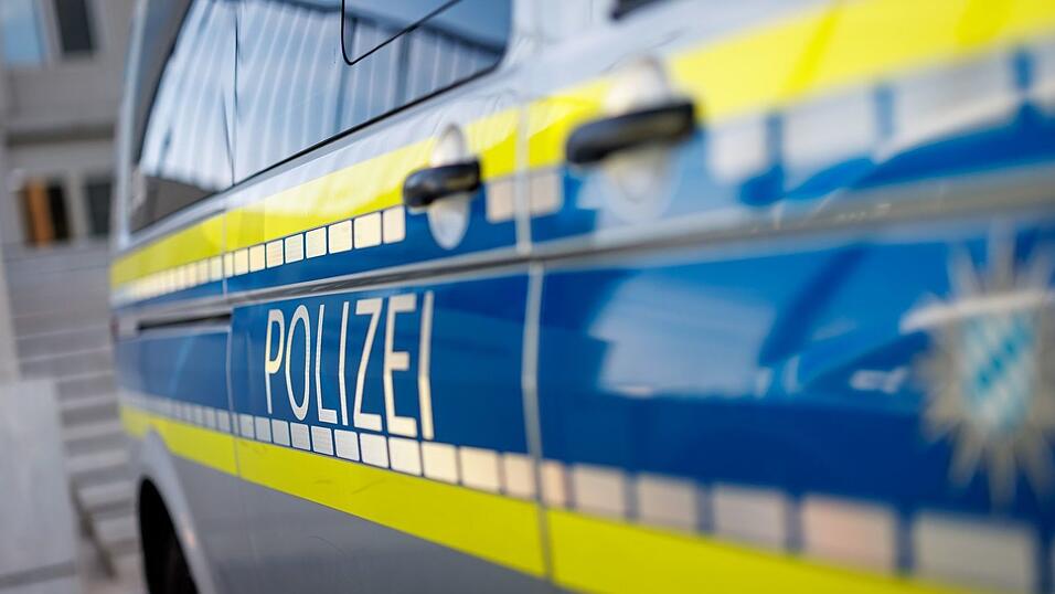 Nach dem Übergriff auf den 13-Jährigen sucht die Polizei einen Zeugen. (Symbolbild) Nach dem Übergriff auf den 13-Jährigen sucht die Polizei einen Zeugen. (Symbolbild)