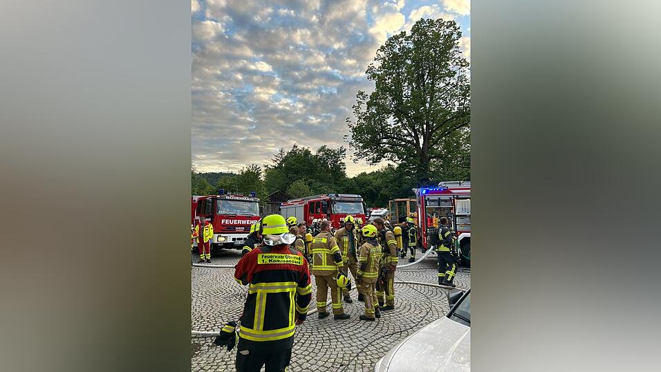 Im Einsatz waren die die Freiwilligen Feuerwehren Oberried, Drachselsried, Bodenmais.&nbsp;