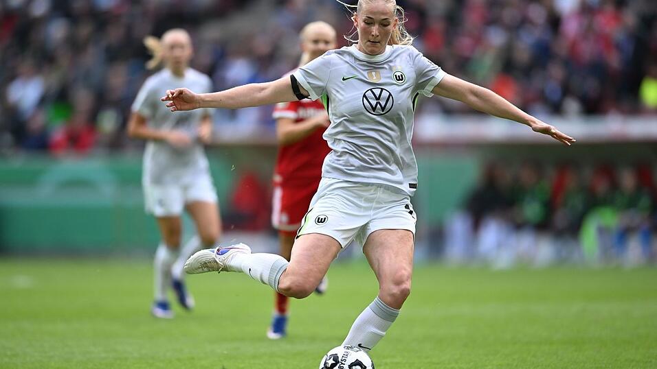 Camilla Küver und Wolfsburg fordern den FC Bayern. (Archivbild) Camilla Küver und Wolfsburg fordern den FC Bayern. (Archivbild)