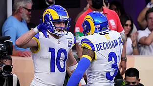 Wide Receiver Cooper Kupp (l.) feiert seinen Touchdown-Fang mit Wide Receiver Odell Beckham Jr. während der ersten Hälfte. Die Los Angeles Rams haben es geschafft: Sie haben den Super Bowl gewonnen. Wide Receiver Cooper Kupp (l.) feiert seinen Touchdown-Fang mit Wide Receiver Odell Beckham Jr. während der ersten Hälfte. Die Los Angeles Rams haben es geschafft: Sie haben den Super Bowl gewonnen.