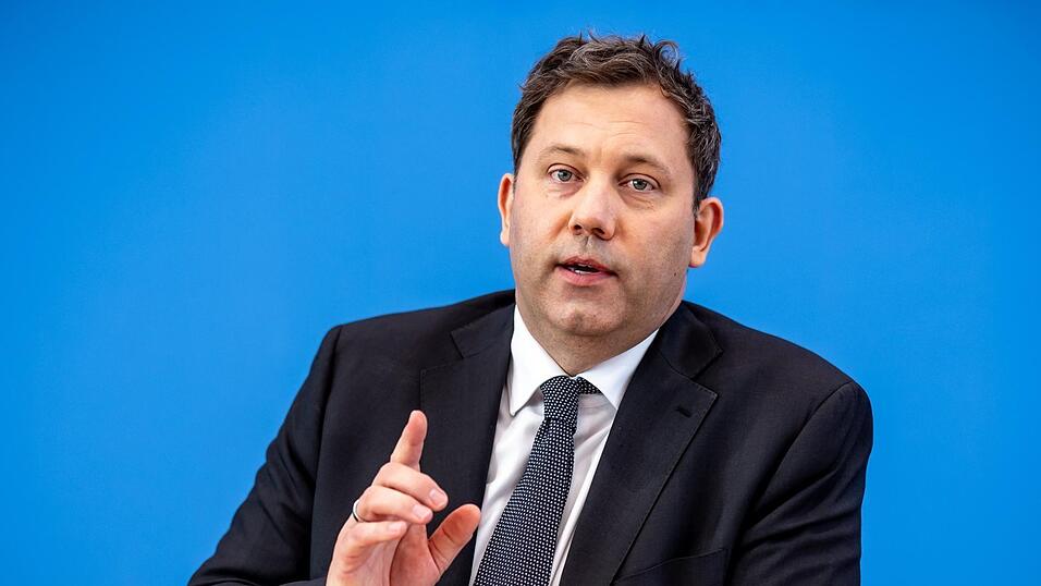 Bundesfinanzminister Lars Klingbeil warnt: Seine Kabinettskollegen werden bei ihren Ausgabenpl&auml;nen noch mal streichen m&uuml;ssen.