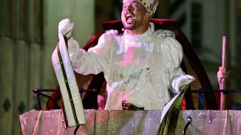 Eindr&uuml;cke von der Gruppe 'blau', die am Freitagabend die Drachenstich-Premiere gespielt hat.