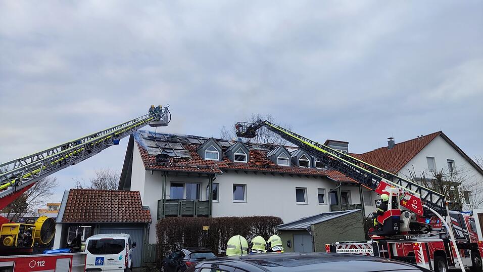 Ausgebrochen ist das Feuer im Dachstuhl.&nbsp;