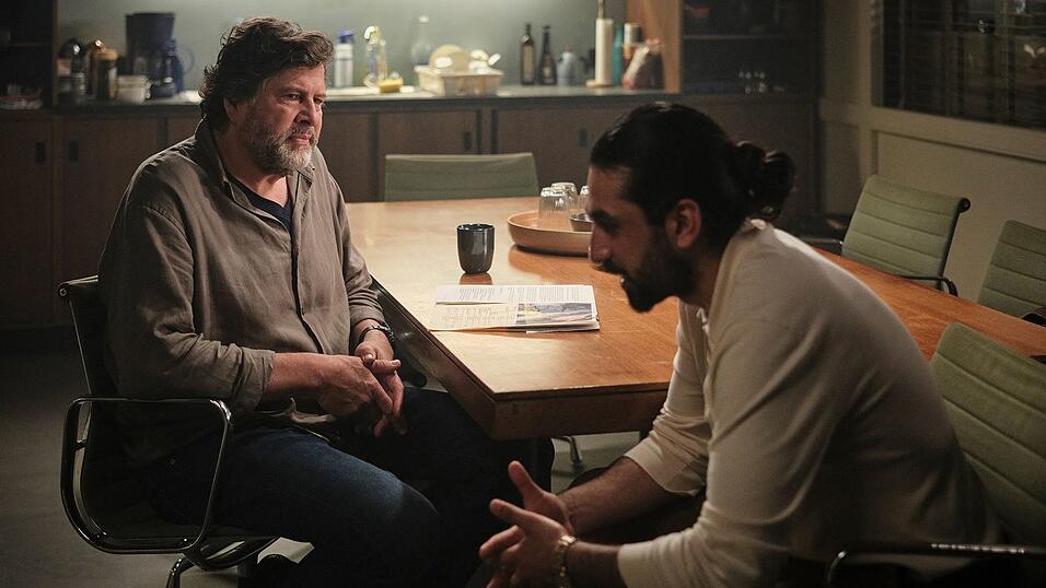 Ramin Taremi (rechtst, Omid Memar) wird in dem neuen &laquo;Tatort: Innere Angelegenheiten&raquo; verd&auml;chtigt. Er ist ein Intensivt&auml;ter, der in diesem Fall aber seine Unschuld beteuert.