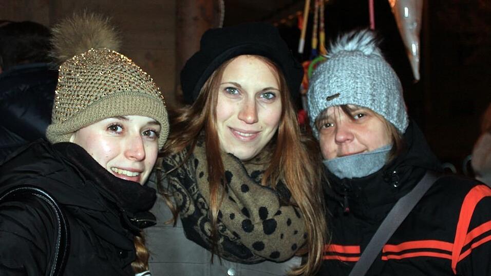 Der Christkindlmarkt und die Weihnachtspyramide geh&ouml;ren in der Adventszeit zu den beliebtesten Treffpunkten in Landshut.