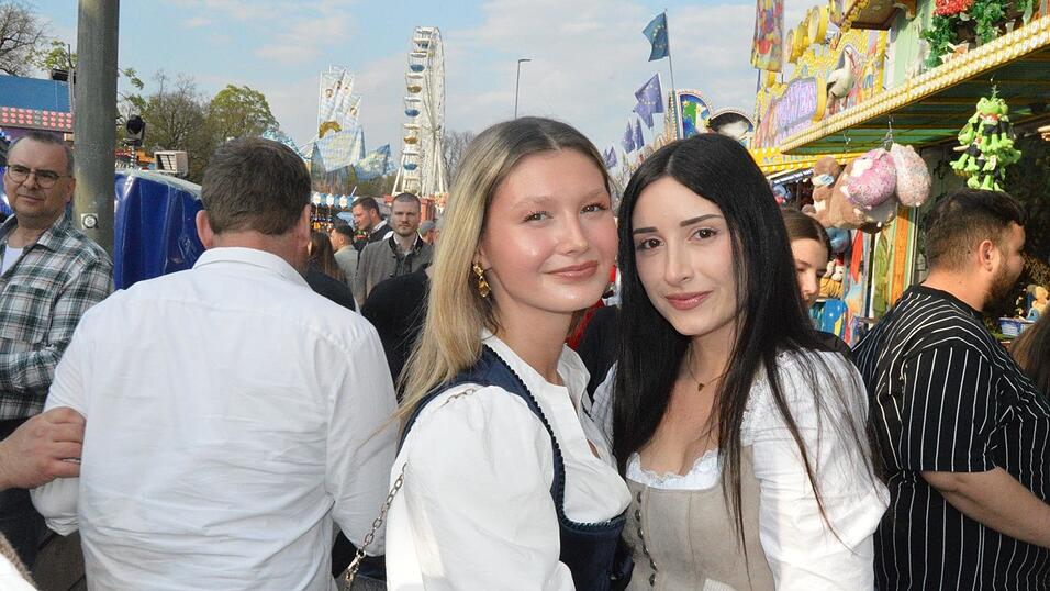 Auch am Samstag besuchten viele Landshuter die Dult.