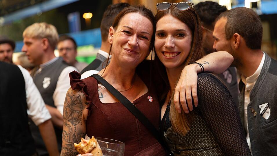 Die Partybilder vom Samstag, 8. August, aus dem Festzelt Greindl. Die Partybilder vom Samstag, 8. August, aus dem Festzelt Greindl.