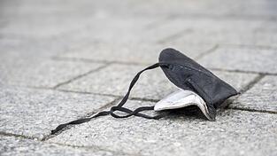 Seit Corona auf uns übergesprungen ist, haben wir mehr über Viren und Mutation gelernt, als damals im Biologieunterricht. Seit Corona auf uns übergesprungen ist, haben wir mehr über Viren und Mutation gelernt, als damals im Biologieunterricht.