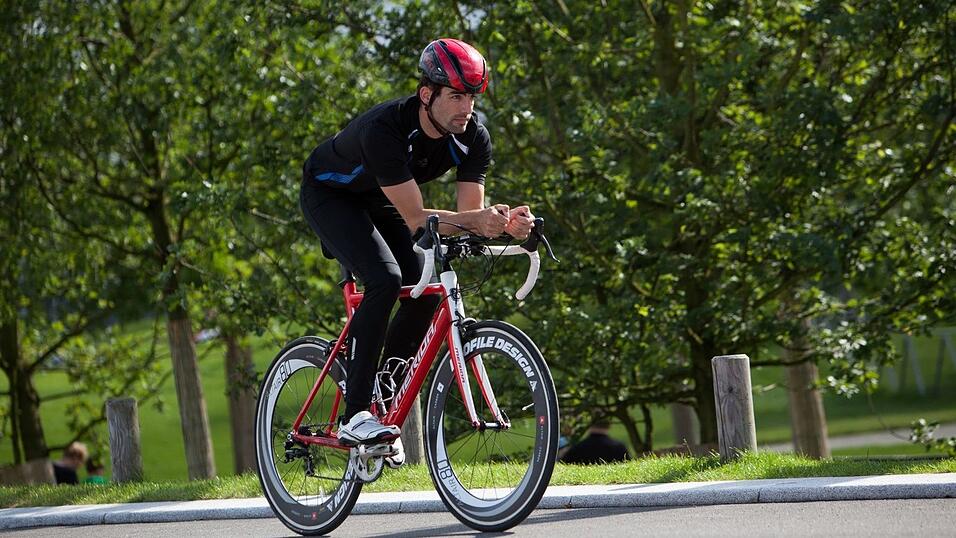Voll fit: Fahrradfahren trainiert viele, verschiedene Muskeln. Voll fit: Fahrradfahren trainiert viele, verschiedene Muskeln.