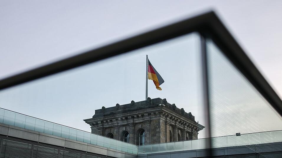 Bereits w&auml;hrend der Einrichtung des Sonderverm&ouml;gens gab es die Bef&uuml;rchtung, dass die Koalition die zus&auml;tzlichen Kredite nutzt, um sich Luft im regul&auml;ren Etat zu verschaffen.