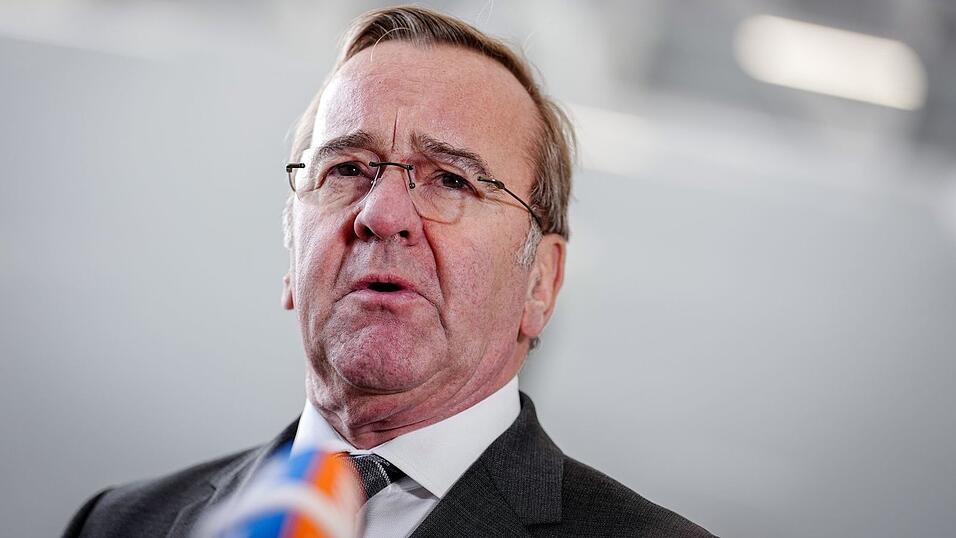 Aus Sicht von Übersetzer Klaus Jöken hat der Pistorius aus dem «Asterix»-Band eine verblüffende Nähe zum deutschen Verteidigungsminister. (Archivbild) Aus Sicht von Übersetzer Klaus Jöken hat der Pistorius aus dem «Asterix»-Band eine verblüffende Nähe zum deutschen Verteidigungsminister. (Archivbild)