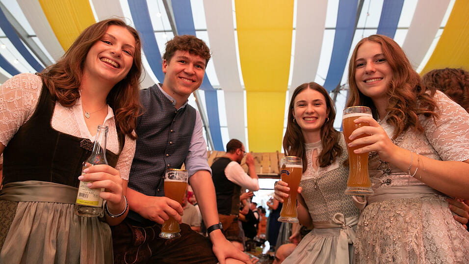 Die Partybilder vom Samstag, 16. August, aus dem Festzelt Reisinger. Die Partybilder vom Samstag, 16. August, aus dem Festzelt Reisinger.