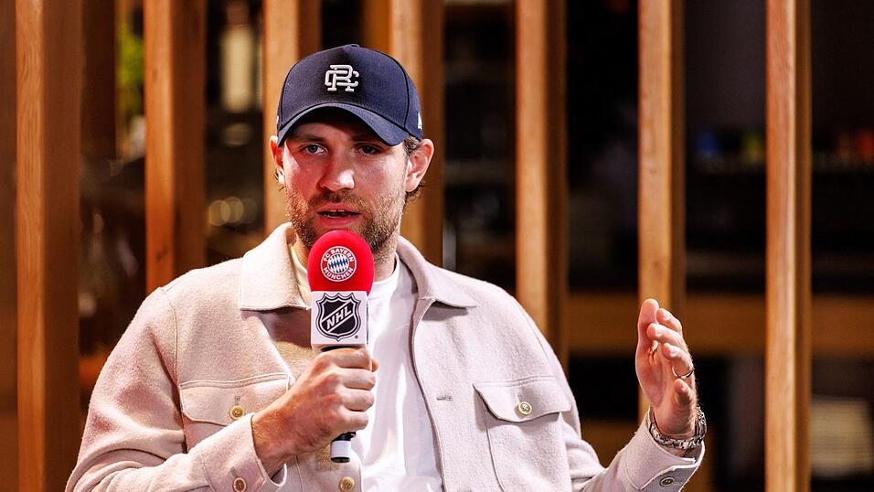 Eishockey-Superstar Leon Draisaitl kam für die Verkündung der NHL-Spiele in Deutschland nach München. (Archivbild) Eishockey-Superstar Leon Draisaitl kam für die Verkündung der NHL-Spiele in Deutschland nach München. (Archivbild)