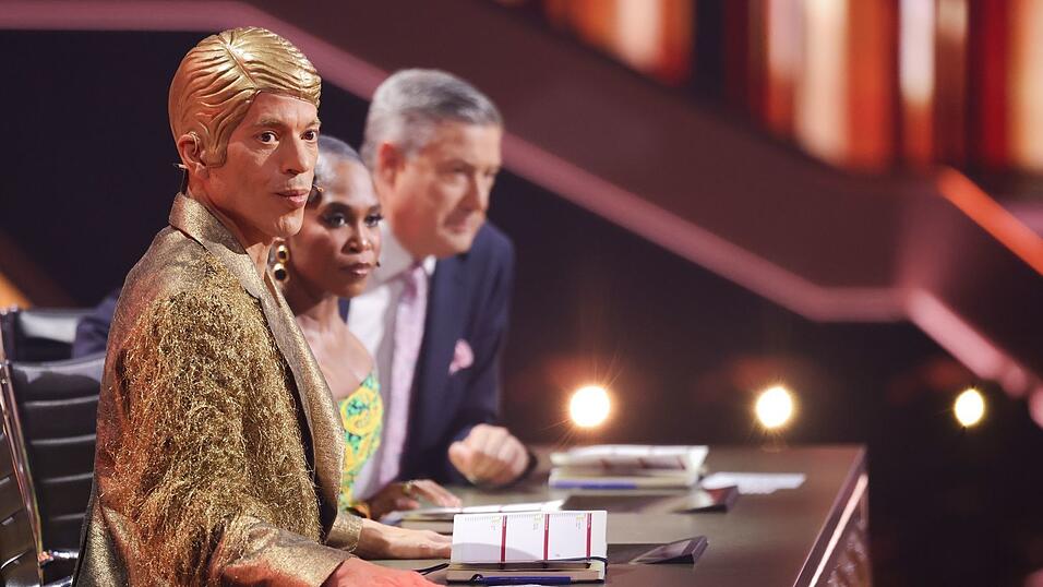 Sie urteilen jede Woche &uuml;ber die T&auml;nze in der Show: Jorge Gonzalez (l-r), Motsi Mabuse und Joachim Llambi. (Archivbild)