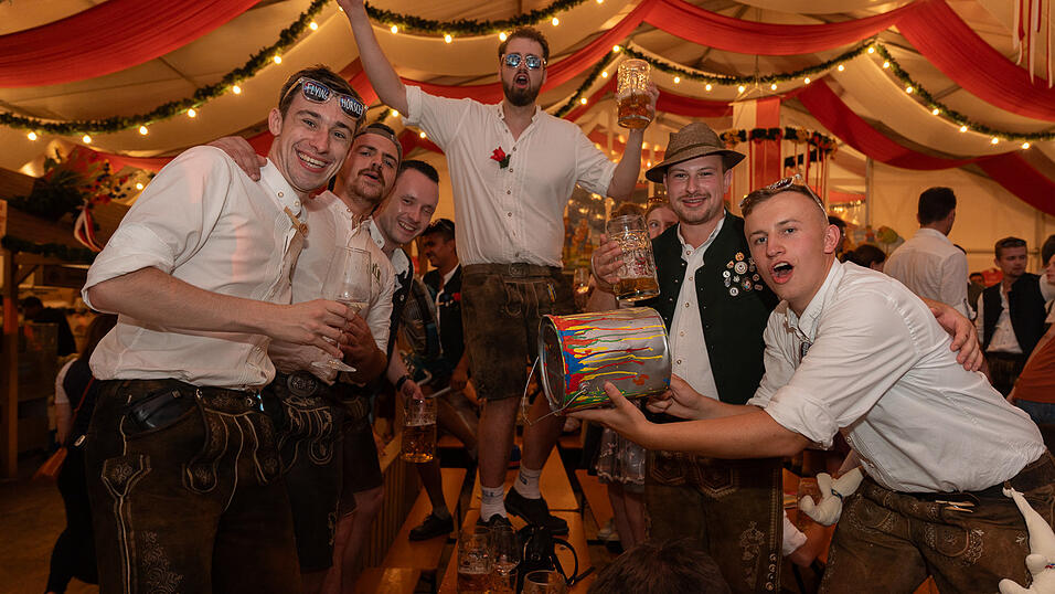 Die Partybilder vom Samstag, 19. August 2023, aus dem Festzelt Greindl. Die Partybilder vom Samstag, 19. August 2023, aus dem Festzelt Greindl.