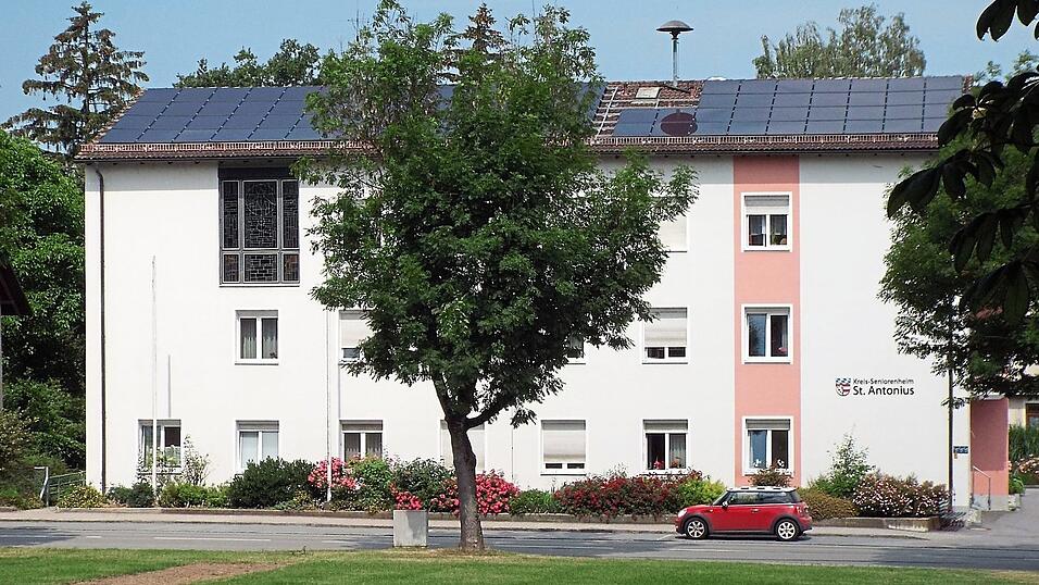 Der Neubau in Mengkofen soll eine Kombination aus Massivbau und Holzmodulbauweise werden - Aspekte wie die Unterkellerung und eine PV-Anlage &uuml;ber Solardachziegel sind noch nicht abschlie&szlig;end gekl&auml;rt.