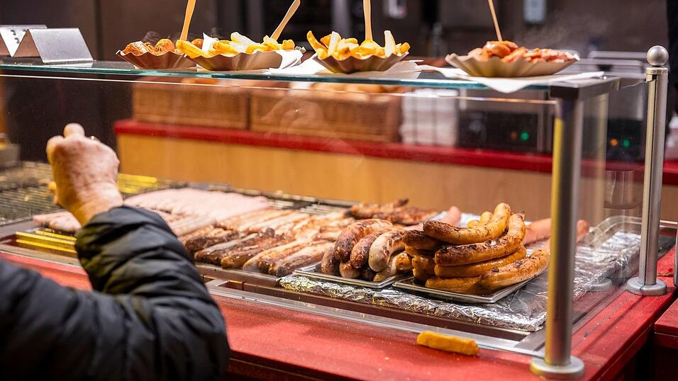 Bratwürste sind ein beliebtes Essen in Franken. (Symbolbild) Bratwürste sind ein beliebtes Essen in Franken. (Symbolbild)