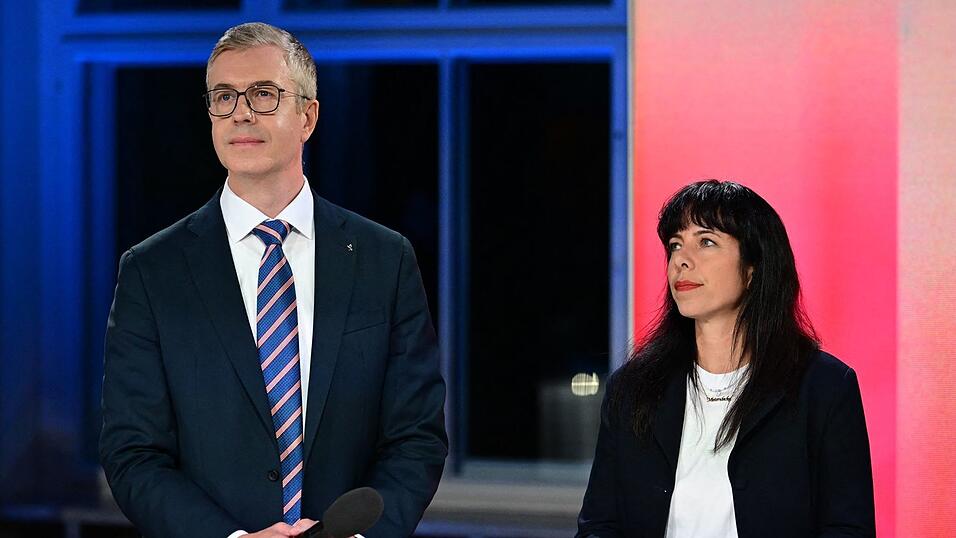 Wird Stefan Evers letztlich doch noch Regierender Bürgermeister? Die CDU landete auf Rang zwei und könnte ebenfalls mit SPD und Grünen eine Mehrheit bilden. Wird Stefan Evers letztlich doch noch Regierender Bürgermeister? Die CDU landete auf Rang zwei und könnte ebenfalls mit SPD und Grünen eine Mehrheit bilden.