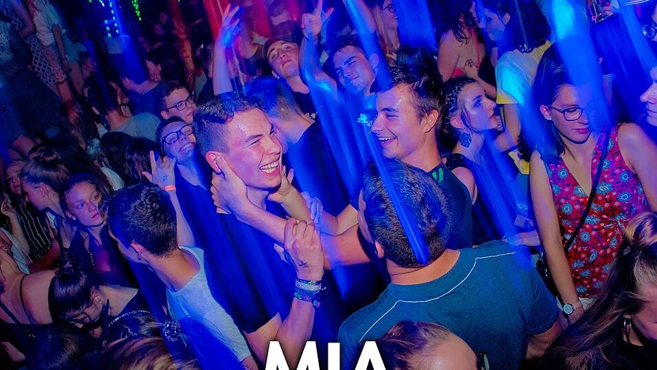 Beste Stimmung auf der Oberstufenparty im Mia Nightclub in Cham. Beste Stimmung auf der Oberstufenparty im Mia Nightclub in Cham.