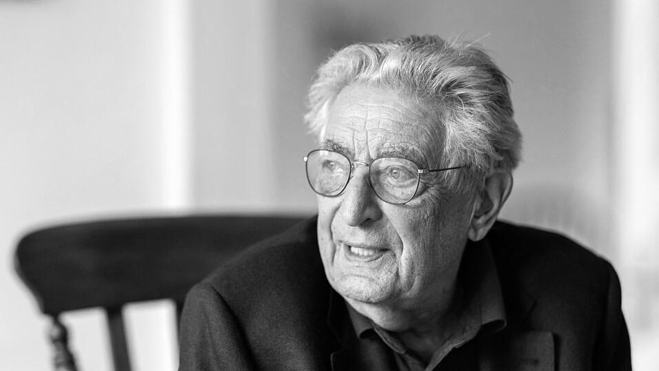 Gerhart Baum ist im Alter von 92 Jahren gestorben. Gerhart Baum ist im Alter von 92 Jahren gestorben.
