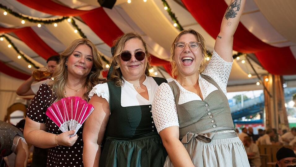 Die Partybilder vom Donnerstag, 13. August, aus dem Festzelt Greindl. Die Partybilder vom Donnerstag, 13. August, aus dem Festzelt Greindl.