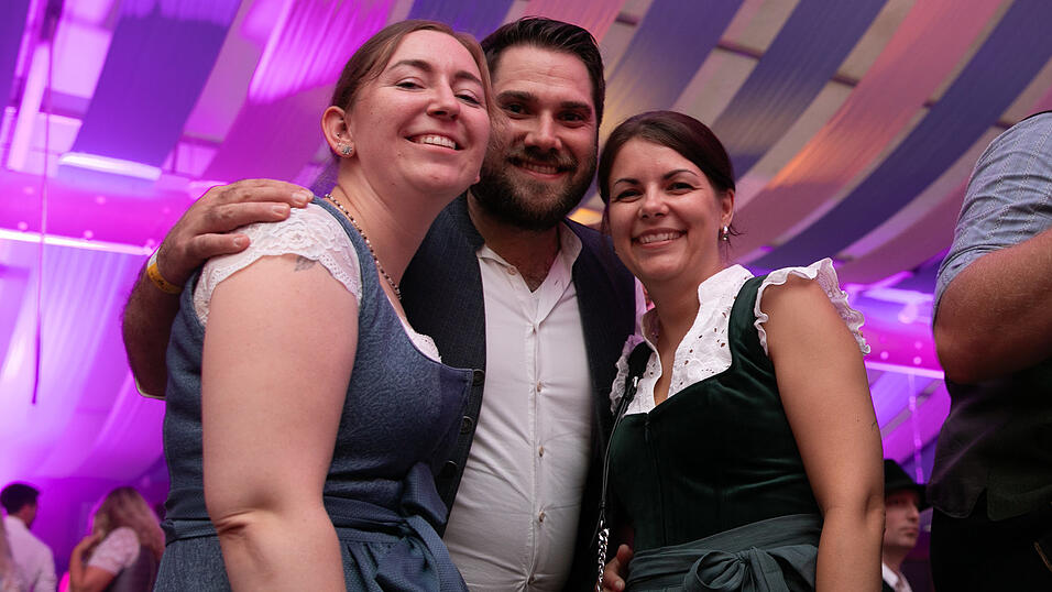Die Partybilder vom Samstag, 16. August, aus dem Festzelt Wenisch. Die Partybilder vom Samstag, 16. August, aus dem Festzelt Wenisch.