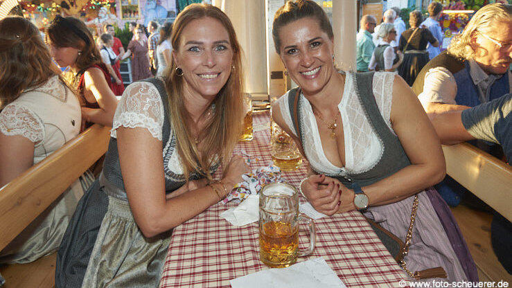 Die Partybilder vom Freitag, 9. August 2024, aus dem Festzelt Lechner. Die Partybilder vom Freitag, 9. August 2024, aus dem Festzelt Lechner.