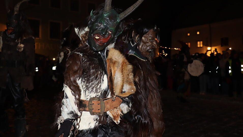 Mehrere hundert Zuschauer verfolgten das eindrucksvolle Spektakel.