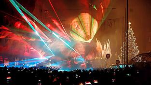 Die Lasershow lockte zum Jahreswechsel Tausende Besucher in die Innenstadt. In diesem Jahr soll die Veranstaltung angesichts der Haushaltslage ausgesetzt werden.