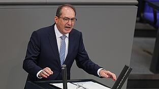 Im Juli dieses Jahres wurden auf Initiative des Innenministers Alexander Dobrindt bereits 81 Männer nach Afghanistan ausgeflogen.