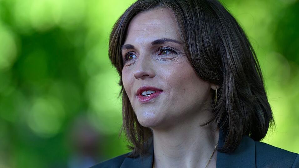 Die Ostbeauftragte Elisabeth Kaiser sagt: «35 Jahre nach der Deutschen Einheit haben wir immer noch verkrustete Vermögensverhältnisse in Deutschland.» (Archivbild)