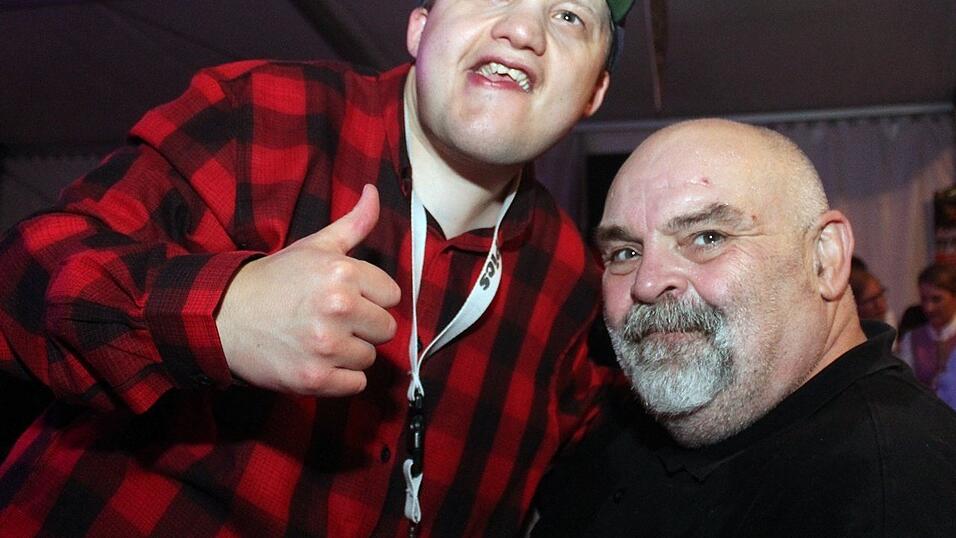 Die besten Bilder vom Wein- und Wei&szlig;bierfest des Burschenvereins Arth und der M&auml;dchengruppe.