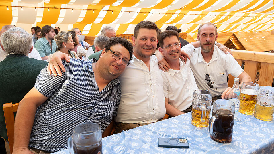 Die Partybilder vom Freitag, 16. August, aus dem Festzelt Nothaft. Die Partybilder vom Freitag, 16. August, aus dem Festzelt Nothaft.