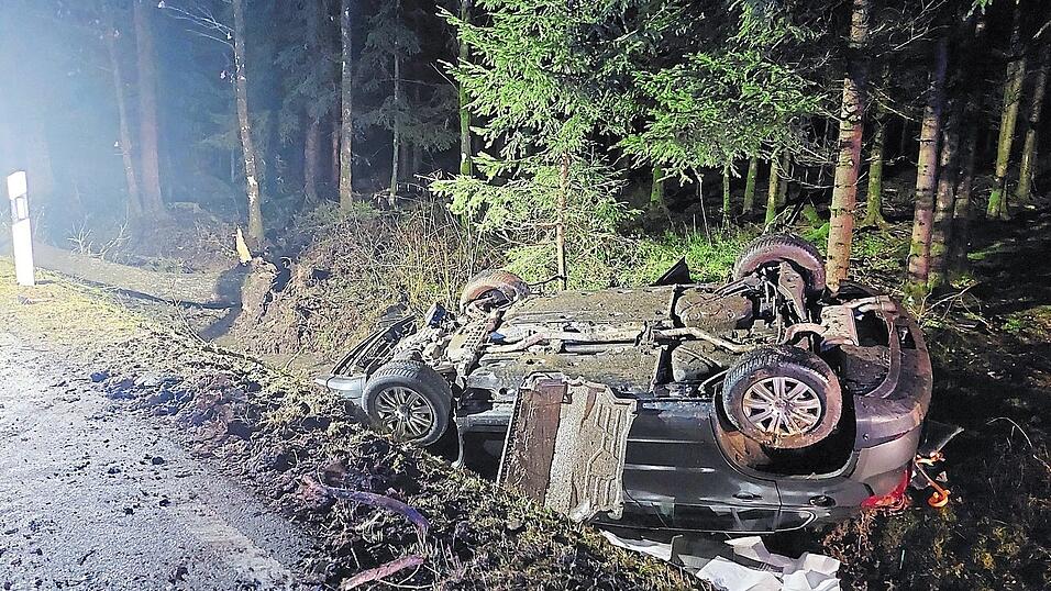 An dem Auto entstand bei dem Unfall wirtschaftlicher Totalschaden.