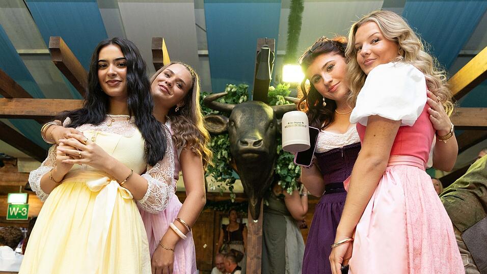 Die Partybilder vom Freitag, 7. August, aus dem Festzelt Wenisch. Die Partybilder vom Freitag, 7. August, aus dem Festzelt Wenisch.