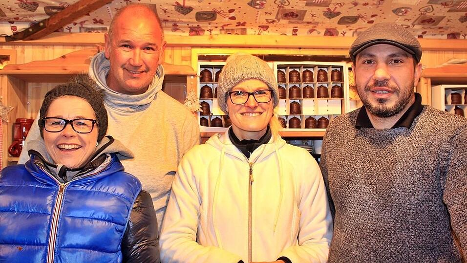 Am Donnerstagabend ist der Landshuter Christkindlmarkt eröffnet worden. Am Donnerstagabend ist der Landshuter Christkindlmarkt eröffnet worden.