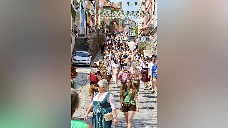 Von Statisten bis Hauptdarsteller waren nahezu alle dabei. Von Statisten bis Hauptdarsteller waren nahezu alle dabei.