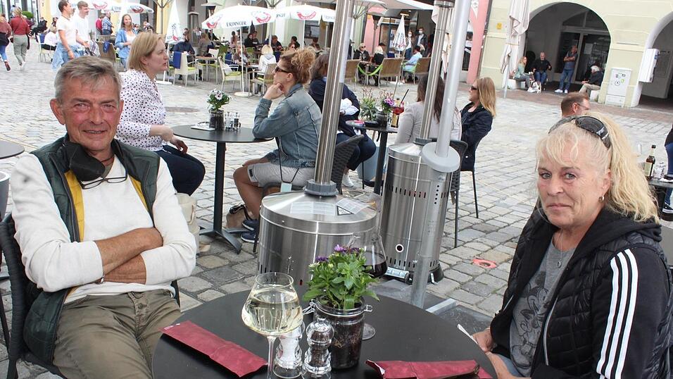 Die Landshuter genießen die neuen Freiheiten und das gute Wetter. Die Landshuter genießen die neuen Freiheiten und das gute Wetter.