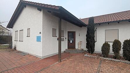 Die Rolll&auml;den sind geschlossen, einer der Briefk&auml;sten ist zugeklebt. Seit Wochen ist die Praxis in der Ahornstra&szlig;e geschlossen.