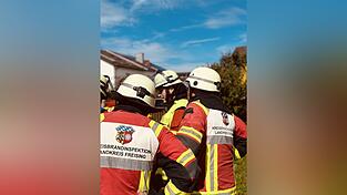 Die Feuerwehren wurden am Mittwoch zu einem Wohngebäude in der Regerstraße alarmiert. Die Feuerwehren wurden am Mittwoch zu einem Wohngebäude in der Regerstraße alarmiert.