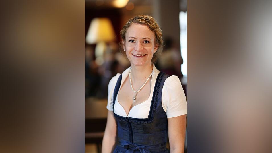 Johanna Seiler (26) ist Zahnmedizinische Fachangestellte und studiert derzeit Physician Assistance. Sie lebt in München. Johanna Seiler (26) ist Zahnmedizinische Fachangestellte und studiert derzeit Physician Assistance. Sie lebt in München.