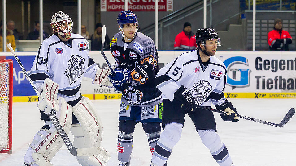 Gegen die anderen Tiger aus Nürnberg verloren die Straubinger mit 1:2 nach Verlängerung. Gegen die anderen Tiger aus Nürnberg verloren die Straubinger mit 1:2 nach Verlängerung.